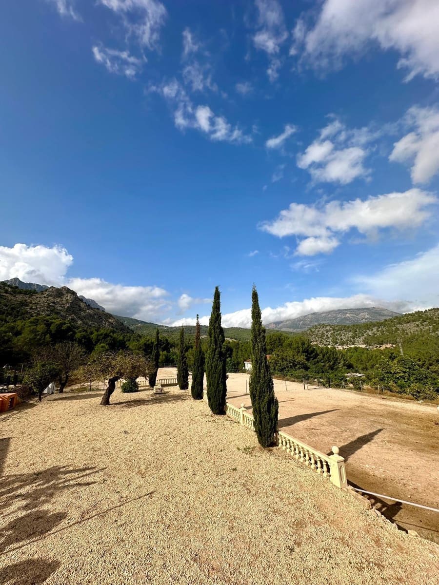 3 slaapkamer Finca/Landhuis te koop in Polop - € 295.000 (Ref: 9994242)