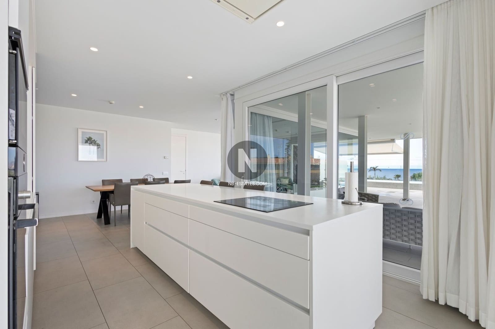2 soverom Leilighet til salgs i La Caleta Adeje med svømmebasseng - € 2 000 000 (Ref: 10005993)
