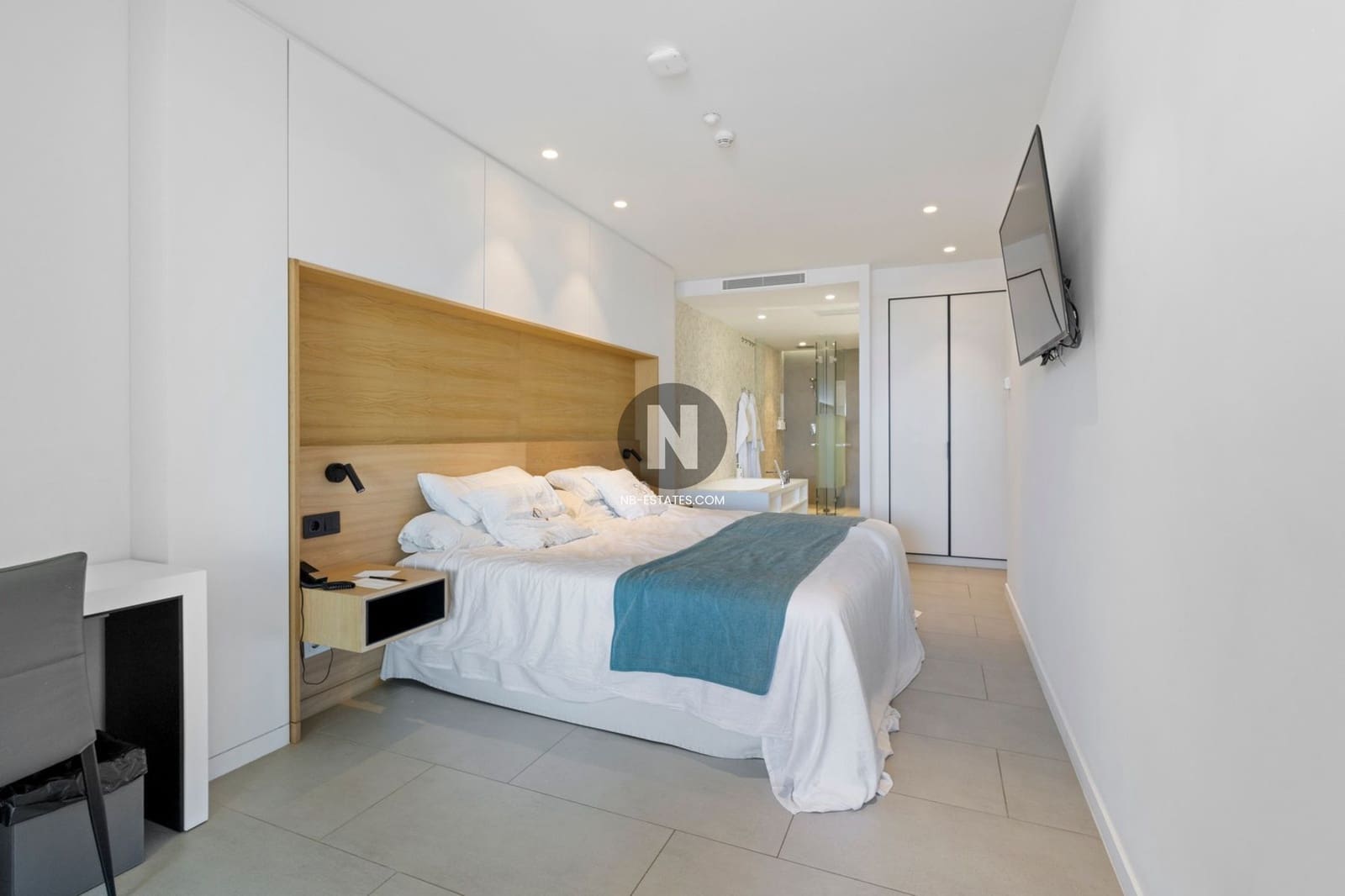 2 slaapkamer Flat te koop in La Caleta Adeje met zwembad - € 1.700.000 (Ref: 10005994)
