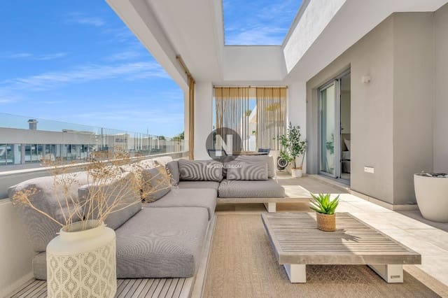 Ático de 2 habitaciones en La Concha - Resina Golf, Estepona en venta con piscina garaje - 510.000 € (Ref: 10014165)