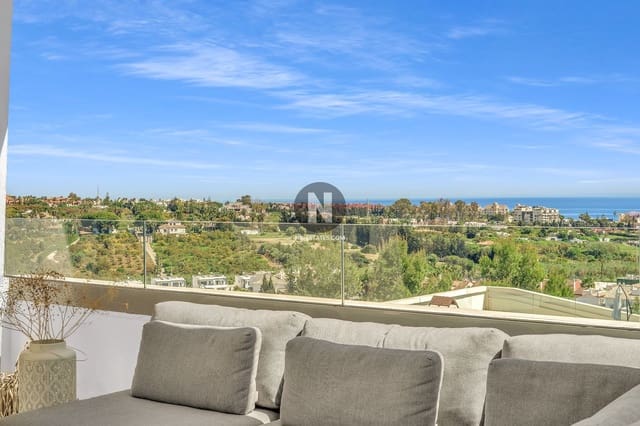 Ático de 2 habitaciones en La Concha - Resina Golf, Estepona en venta con piscina garaje - 510.000 € (Ref: 10014165)
