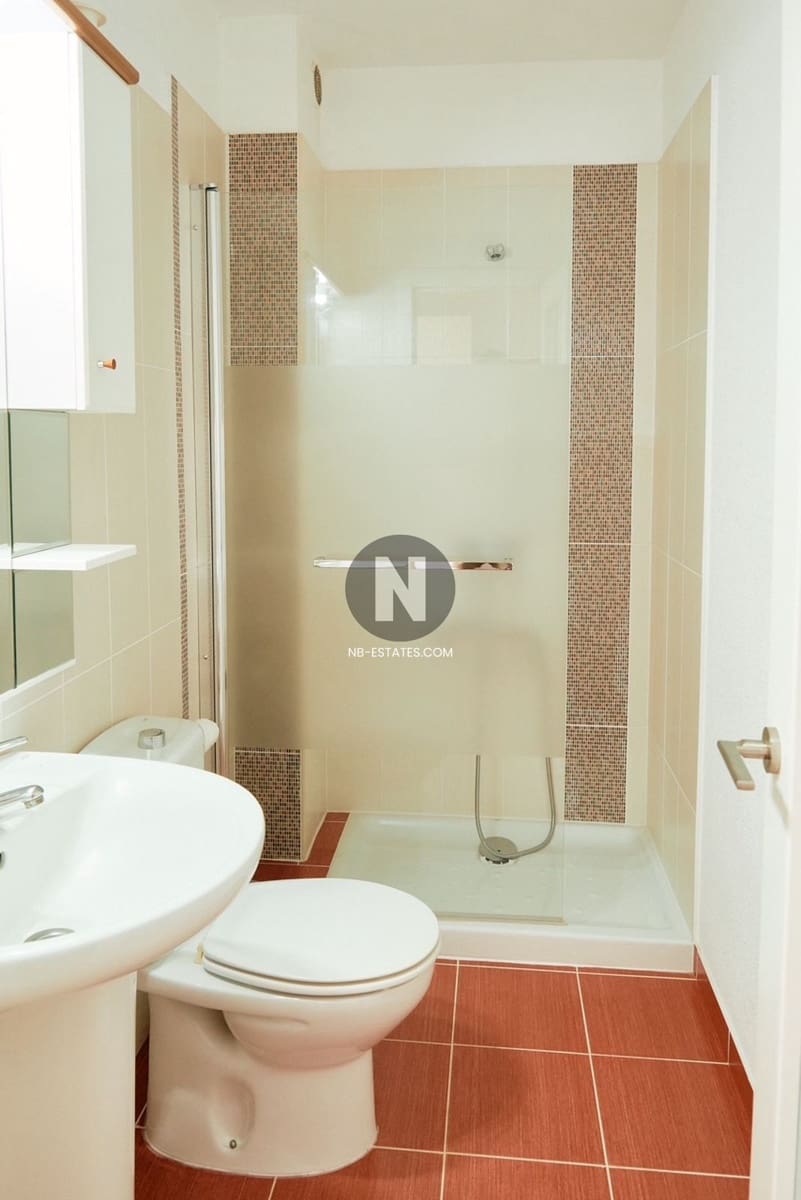 3 sypialnia Willa na sprzedaż w El Medano z basenem garażem - 555 000 € (Ref: 10016297)