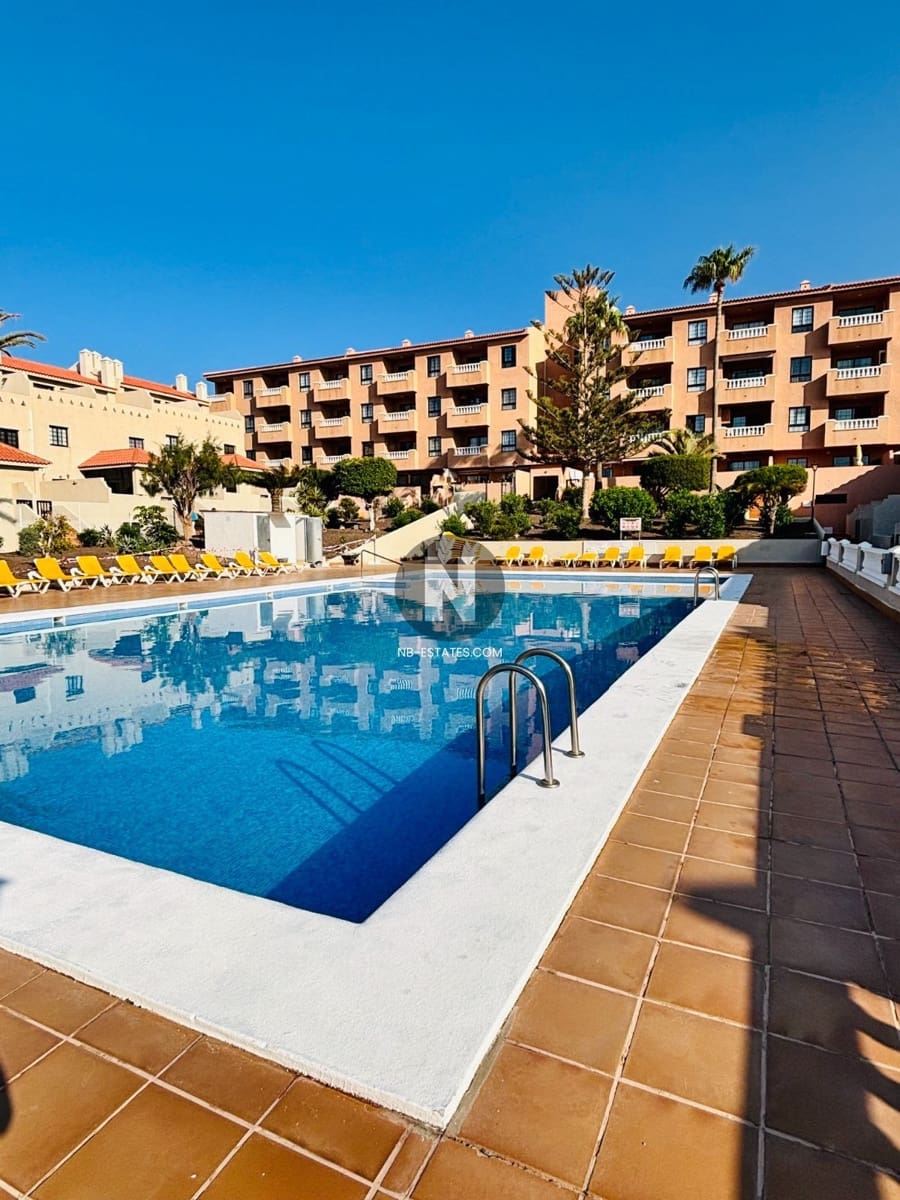 3 sypialnia Willa na sprzedaż w El Medano z basenem garażem - 555 000 € (Ref: 10016297)
