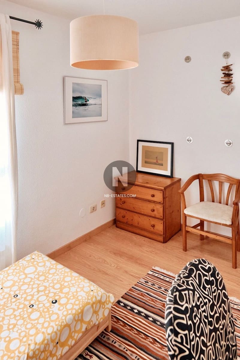 3 sypialnia Willa na sprzedaż w El Medano z basenem garażem - 555 000 € (Ref: 10016297)