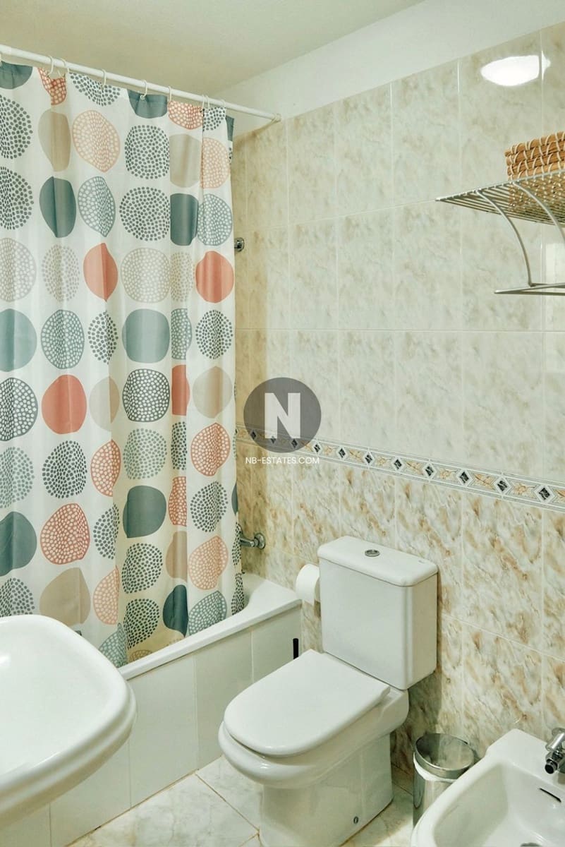 3 sypialnia Willa na sprzedaż w El Medano z basenem garażem - 555 000 € (Ref: 10016297)