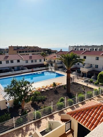 3 bedroom Villa for sale in El Medano, Granadilla de Abona with pool garage - € 555,000 (Ref: 10016297)