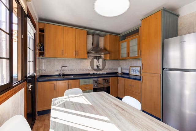 3 camera da letto Villa in vendita in El Medano, Granadilla de Abona con piscina garage - 555.000 € (Rif: 10016297)