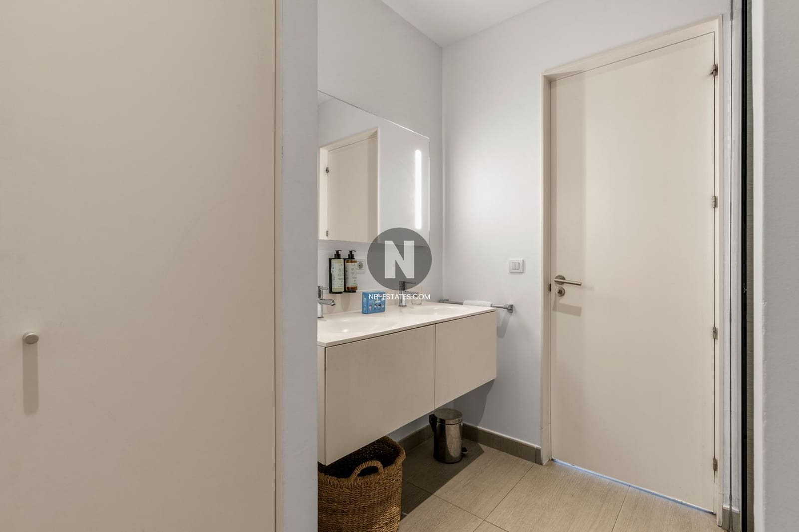 2 slaapkamer Flat te koop in Costa Adeje met zwembad garage - € 995.000 (Ref: 10018166)
