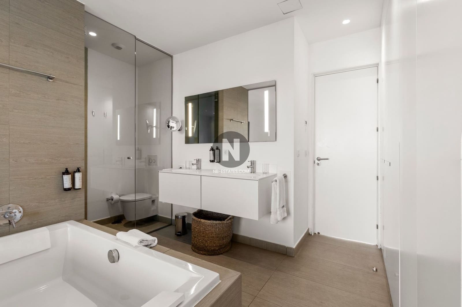 2 slaapkamer Flat te koop in Costa Adeje met zwembad garage - € 995.000 (Ref: 10018166)