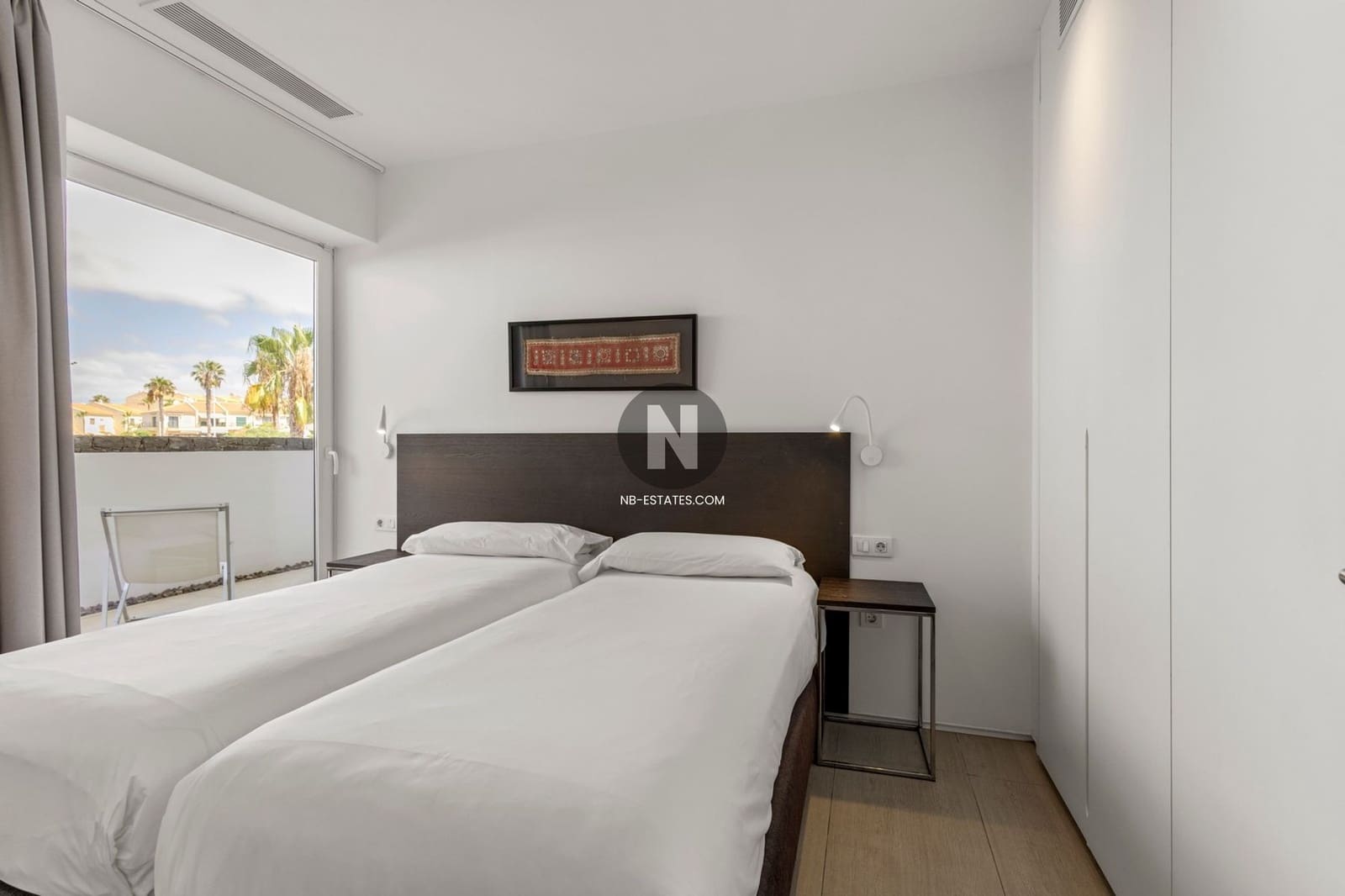 2 slaapkamer Flat te koop in Costa Adeje met zwembad garage - € 995.000 (Ref: 10018166)
