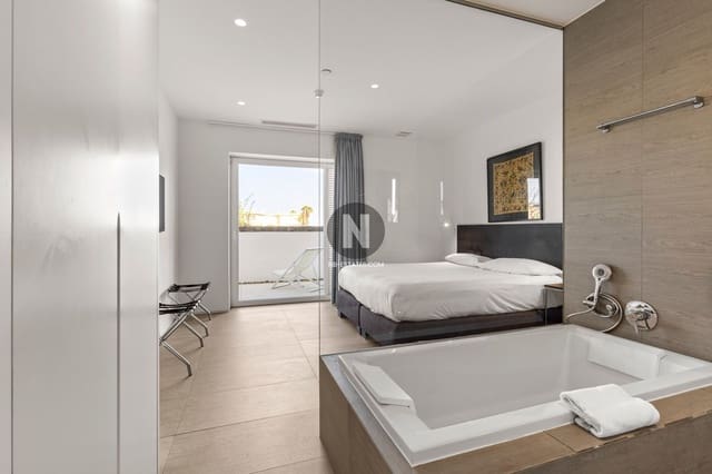 2 slaapkamer Flat te koop in Costa Adeje, Adeje met zwembad garage - € 995.000 (Ref: 10018166)