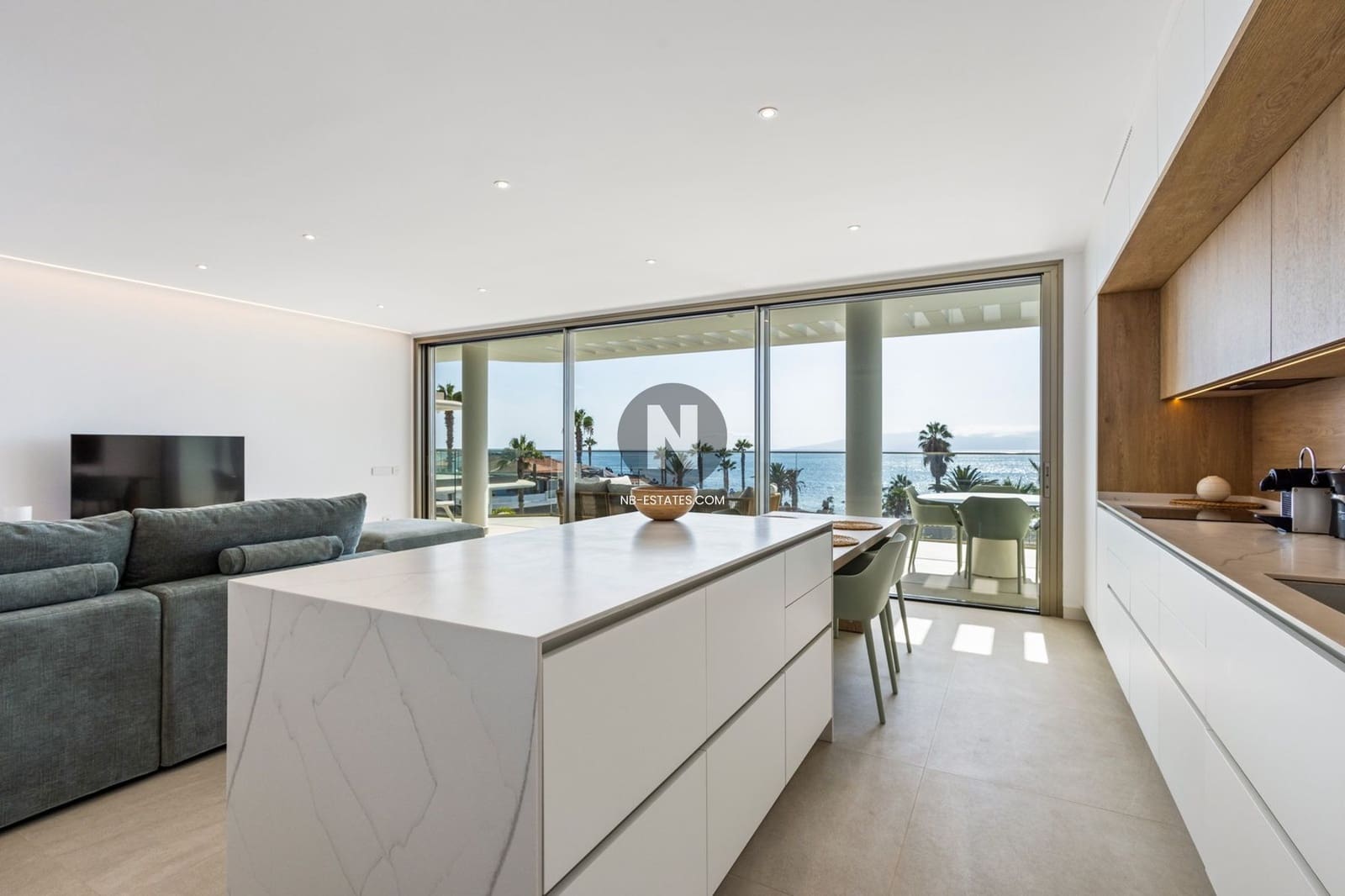 3 bedroom Flat for sale in Playa San Juan with pool garage - € 1,450,000 (Ref: 10024873)