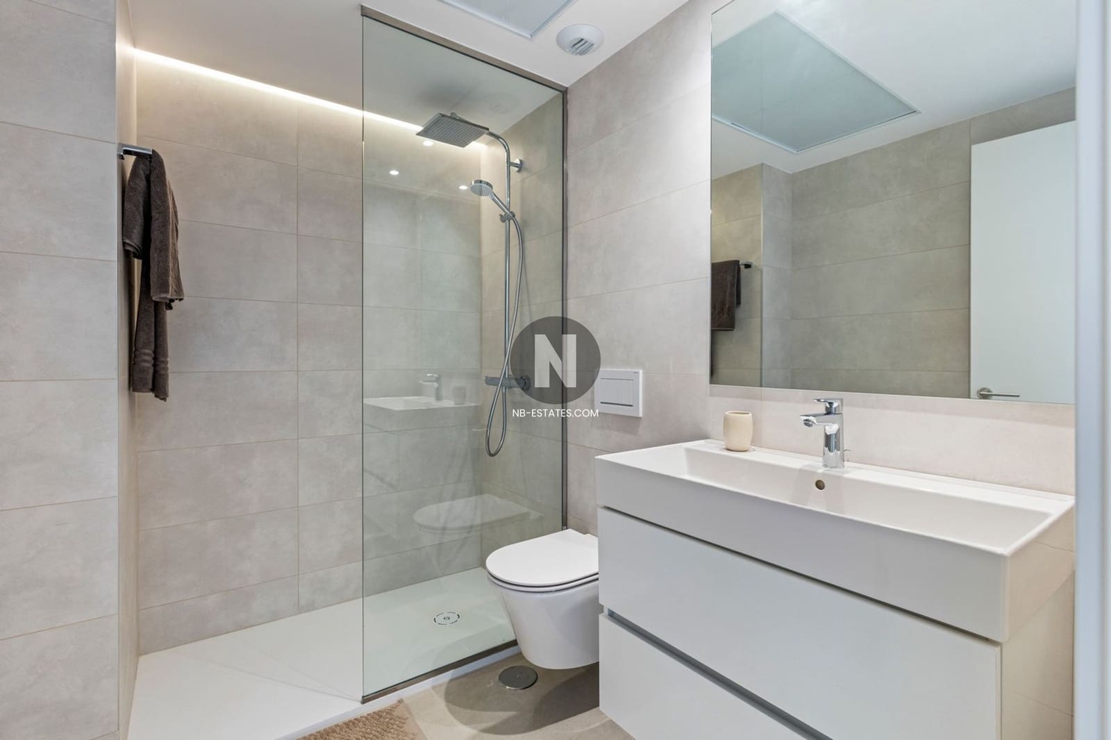 3 bedroom Flat for sale in Playa San Juan with pool garage - € 1,450,000 (Ref: 10024873)