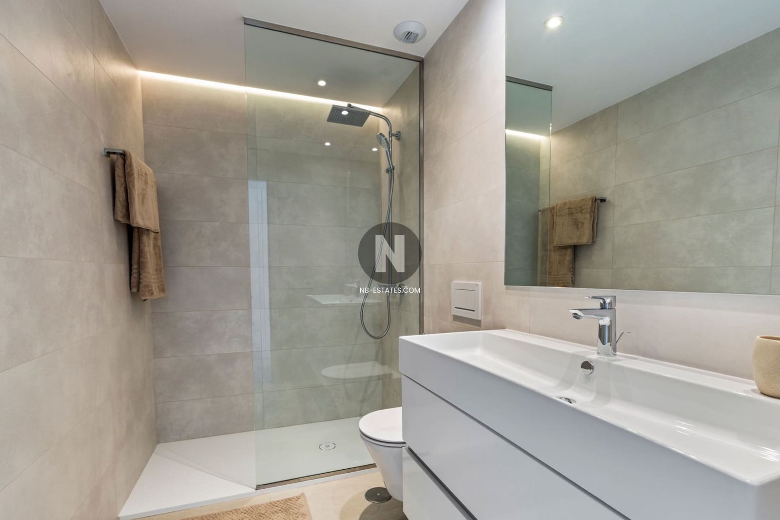 3 bedroom Flat for sale in Playa San Juan with pool garage - € 1,450,000 (Ref: 10024873)