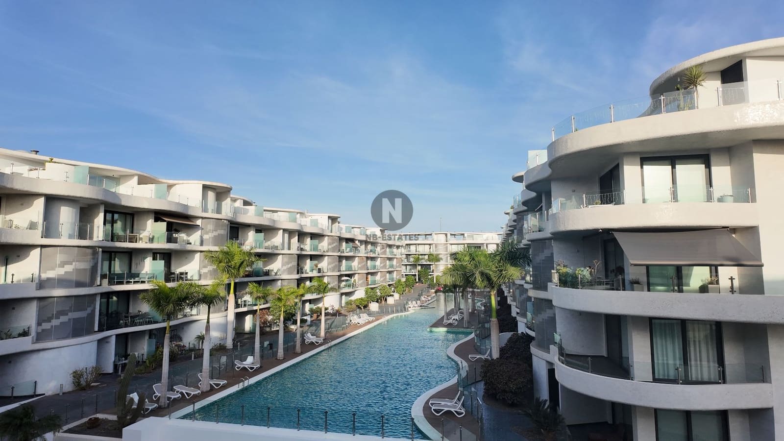 2 slaapkamer Flat te koop in Palm-Mar met zwembad garage - € 425.000 (Ref: 10054472)