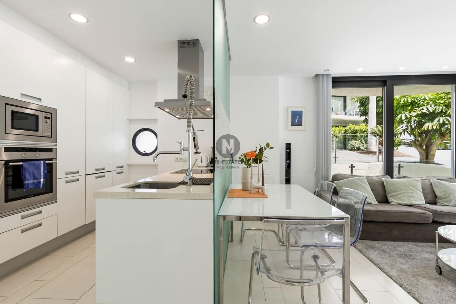 2 bedroom Flat for sale in Palm-Mar with pool garage - € 425,000 (Ref: 10054472)