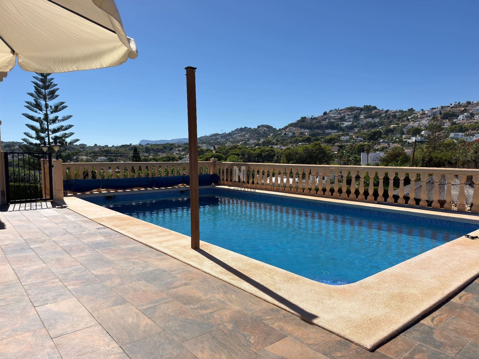 4 slaapkamer Villa te koop in Moraira met zwembad - € 795.000 (Ref: 10081492)
