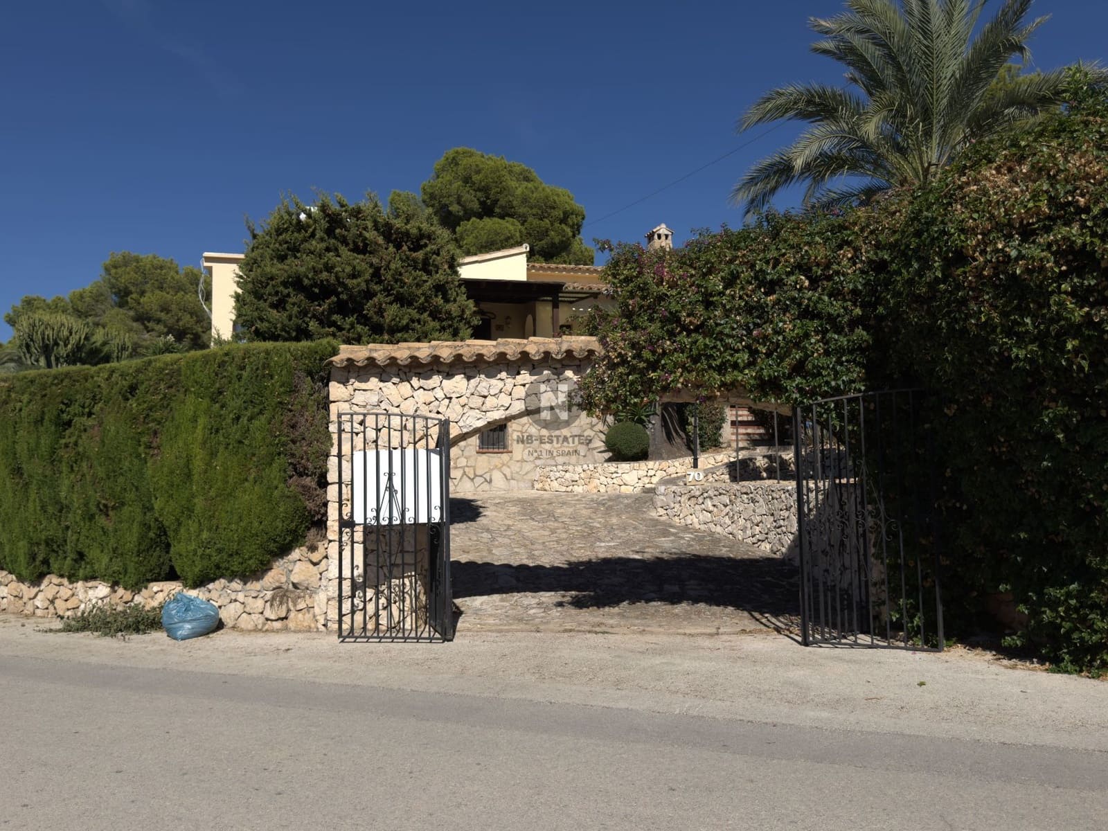4 slaapkamer Villa te koop in Moraira met zwembad - € 795.000 (Ref: 10081492)