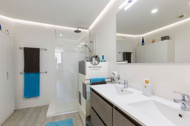 2 slaapkamer Flat te koop in Playa Paraiso, Adeje met zwembad garage - € 650.000 (Ref: 10099377)