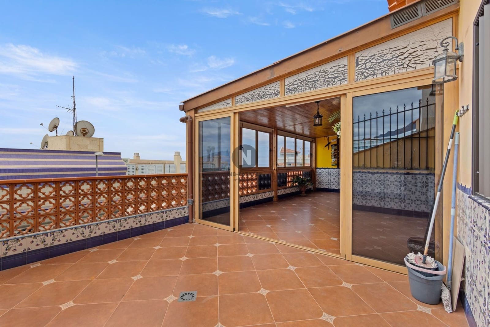 4 bedroom Flat for sale in La Caleta - € 735,000 (Ref: 10150482)