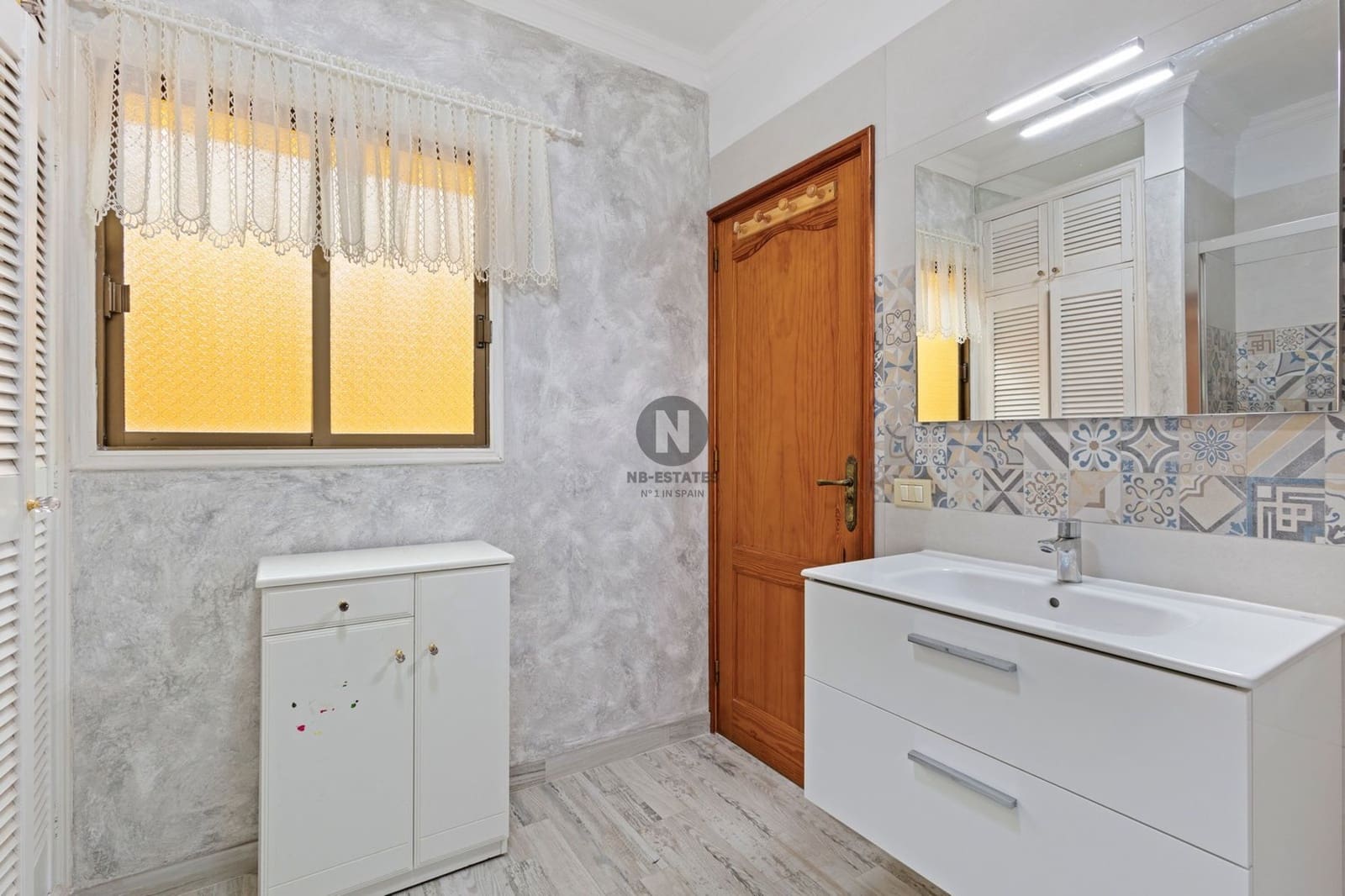 4 bedroom Flat for sale in La Caleta - € 735,000 (Ref: 10150482)