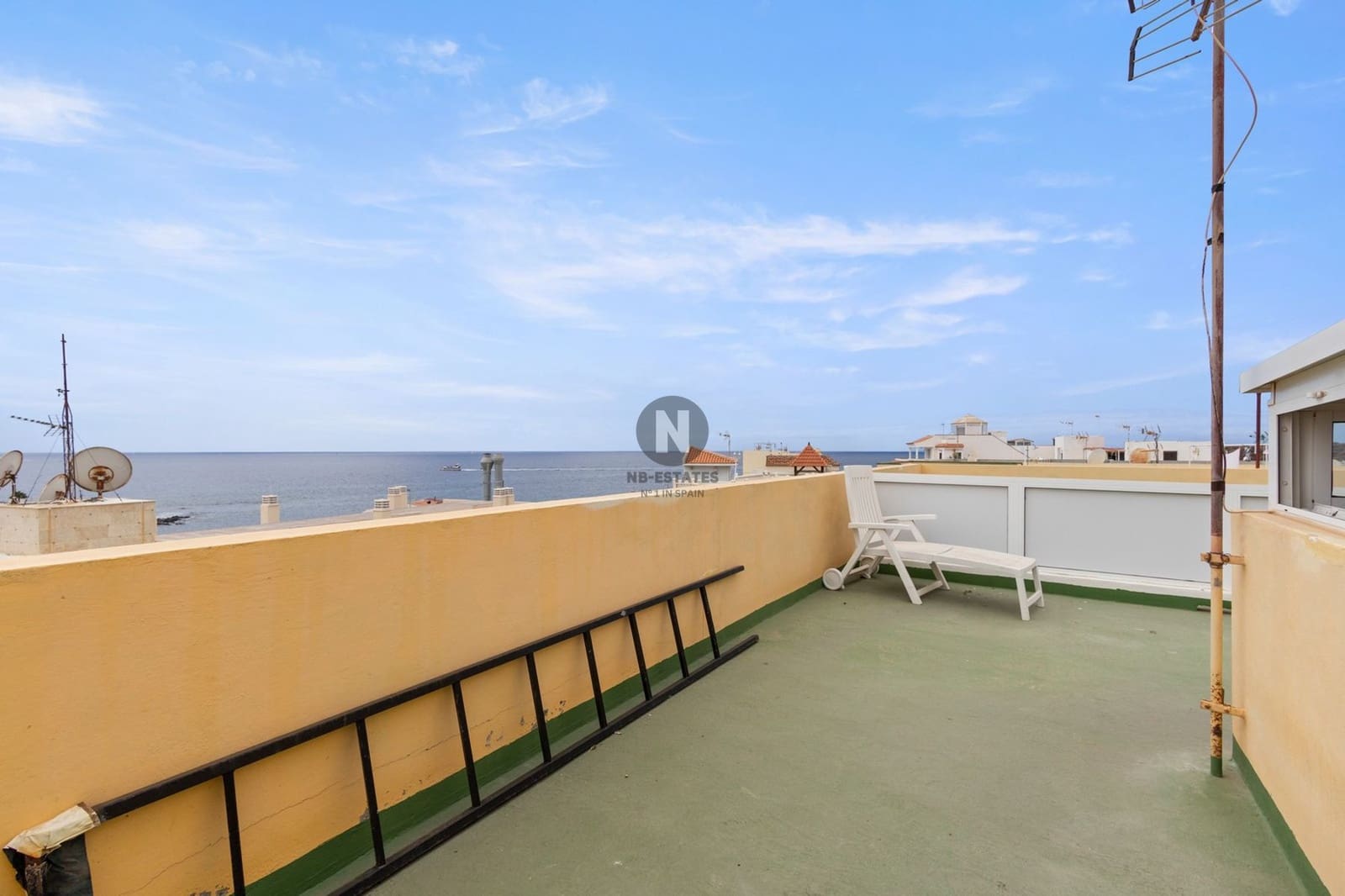 4 bedroom Flat for sale in La Caleta - € 735,000 (Ref: 10150482)