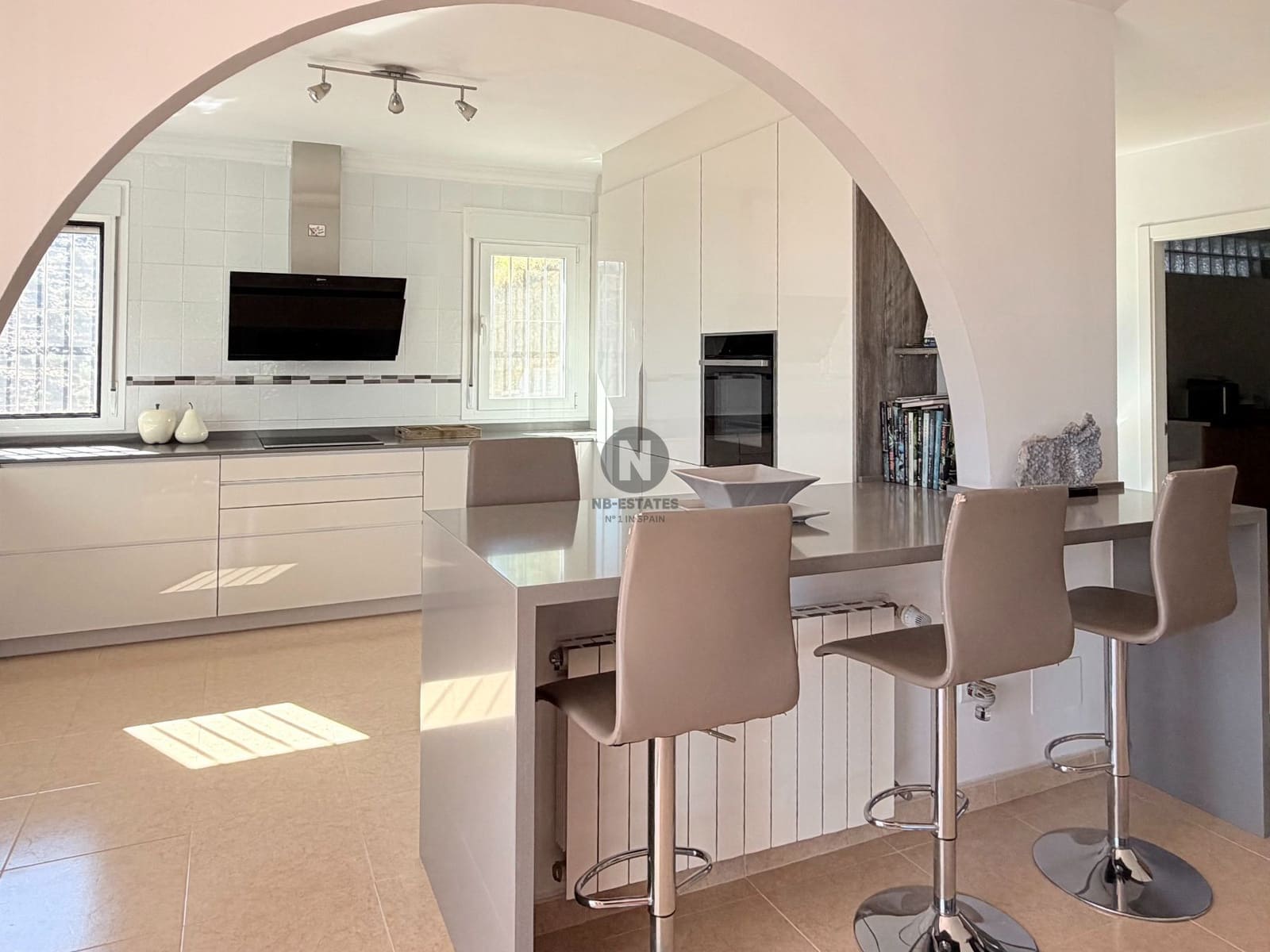 3 slaapkamer Villa te koop in Sayalonga met zwembad - € 875.000 (Ref: 10160445)