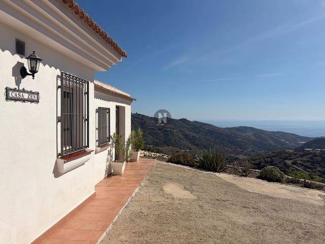 3 slaapkamer Villa te koop in Sayalonga met zwembad - € 875.000 (Ref: 10160445)