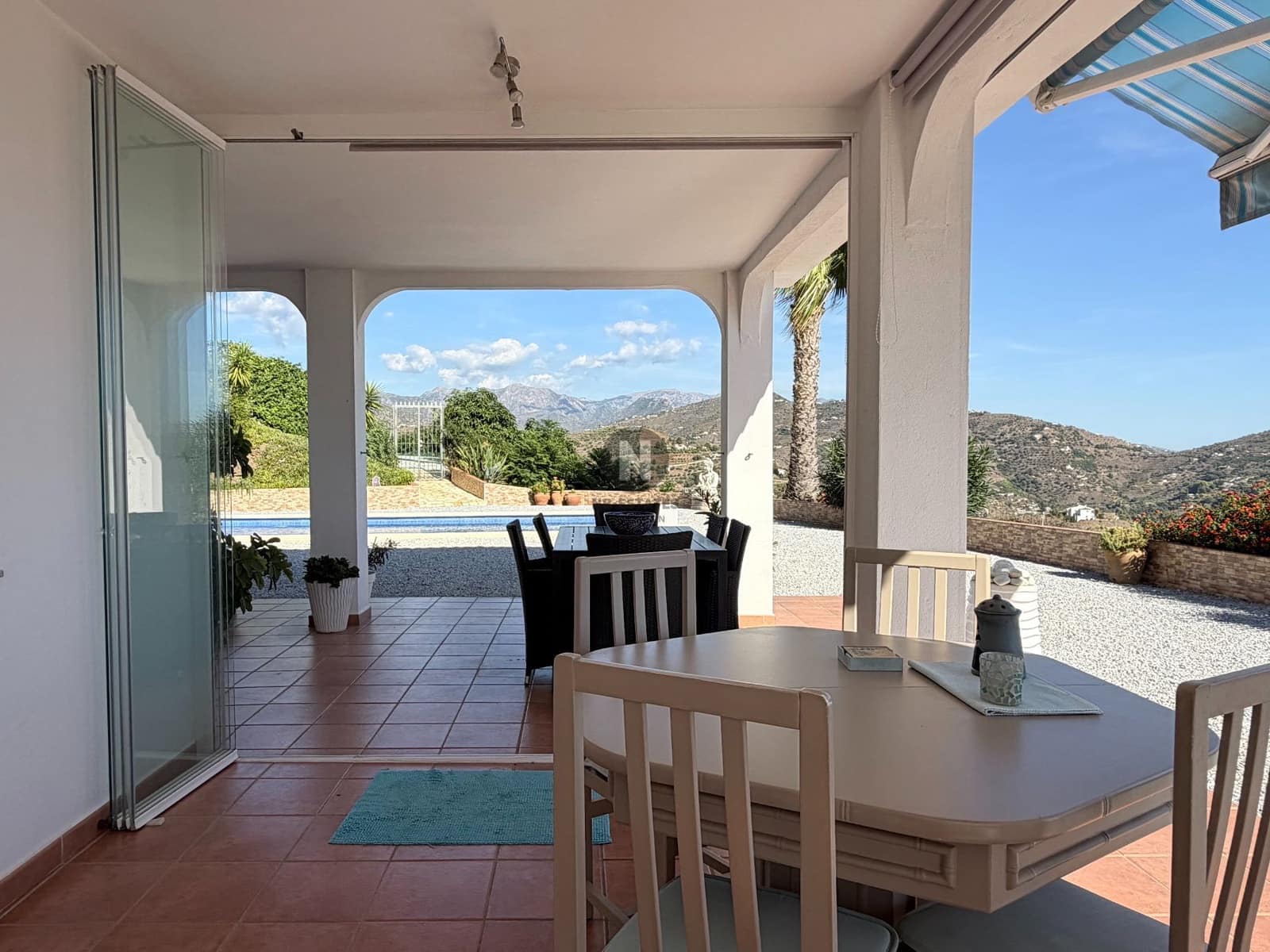 3 slaapkamer Villa te koop in Sayalonga met zwembad - € 875.000 (Ref: 10160445)
