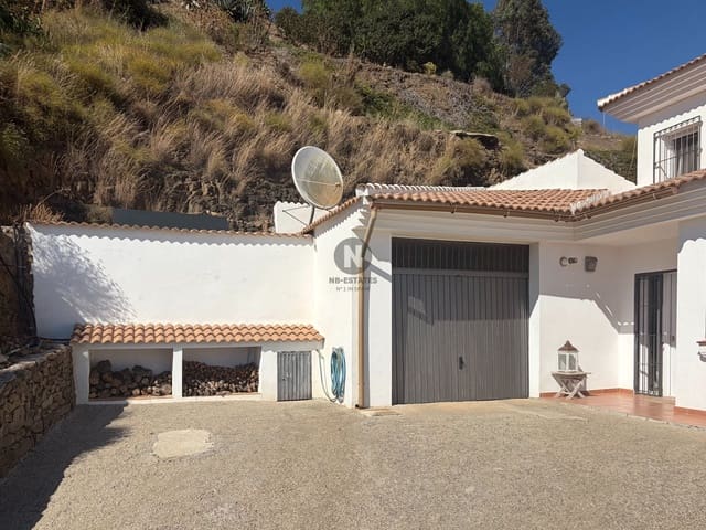 3 slaapkamer Villa te koop in Sayalonga met zwembad - € 875.000 (Ref: 10160445)