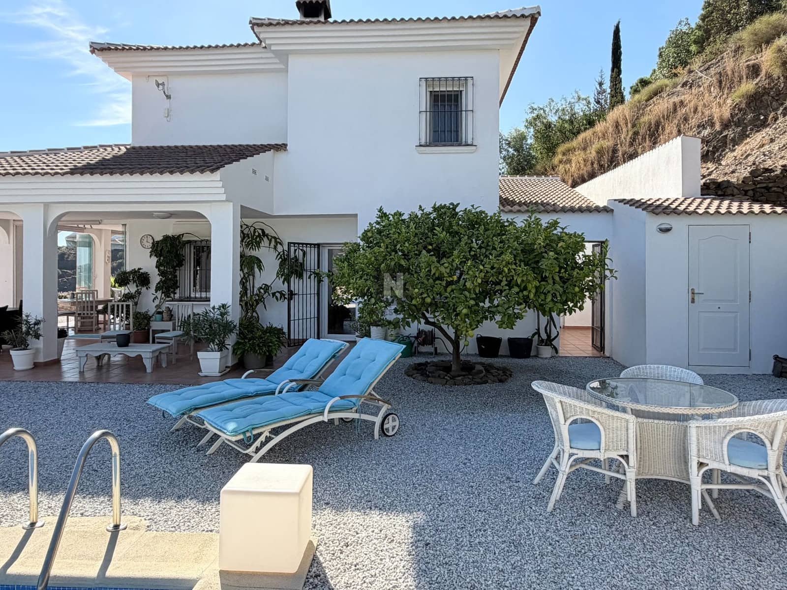 3 slaapkamer Villa te koop in Sayalonga met zwembad - € 875.000 (Ref: 10160445)