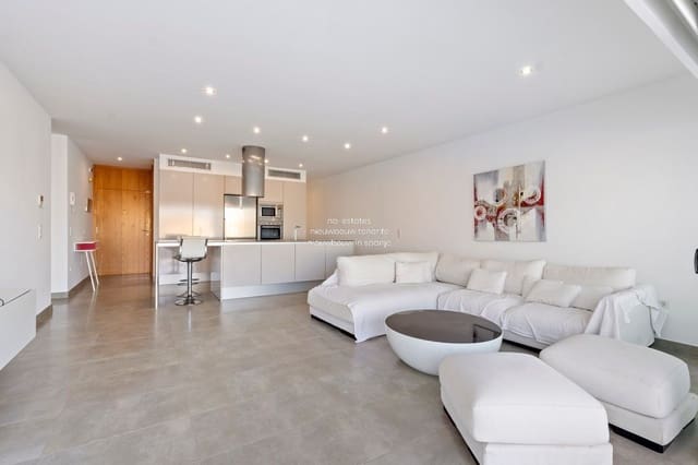 2 makuuhuone Asunto myytävänä paikassa La Caleta Adeje, Adeje mukana uima-altaan 
autotalli - 1 250 000 € (Ref: 7138257)