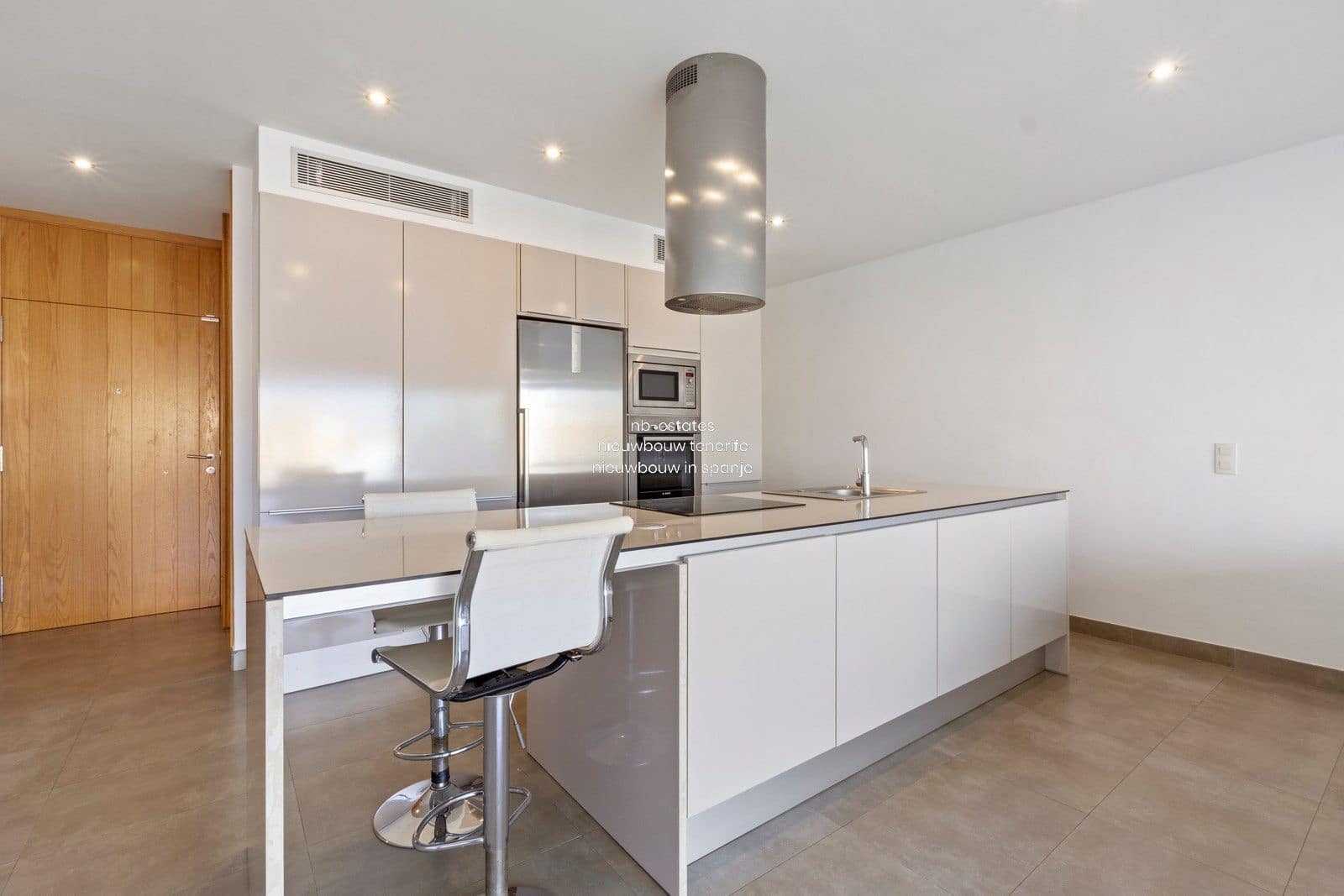 2 soveværelse Lejlighed til salg i La Caleta Adeje med swimmingpool garage - € 1.250.000 (Ref: 7138257)