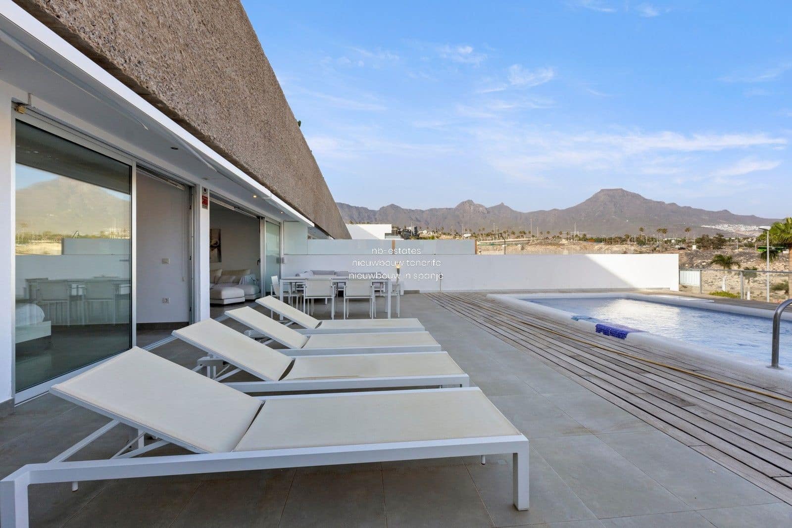 2 soveværelse Lejlighed til salg i La Caleta Adeje med swimmingpool garage - € 1.250.000 (Ref: 7138257)