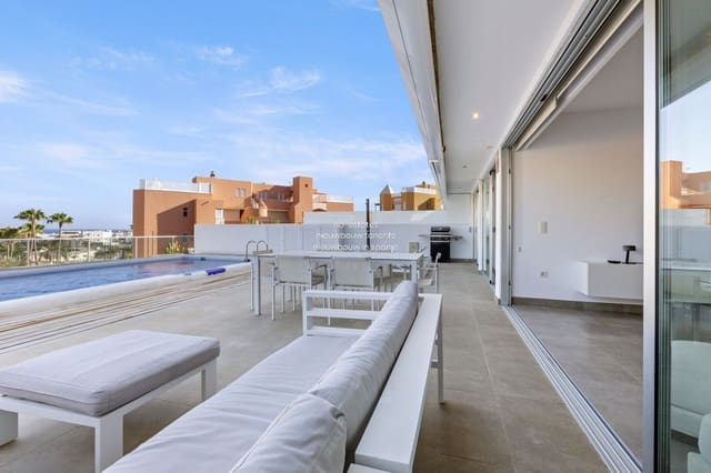 2 makuuhuone Asunto myytävänä paikassa La Caleta Adeje, Adeje mukana uima-altaan 
autotalli - 1 250 000 € (Ref: 7138257)