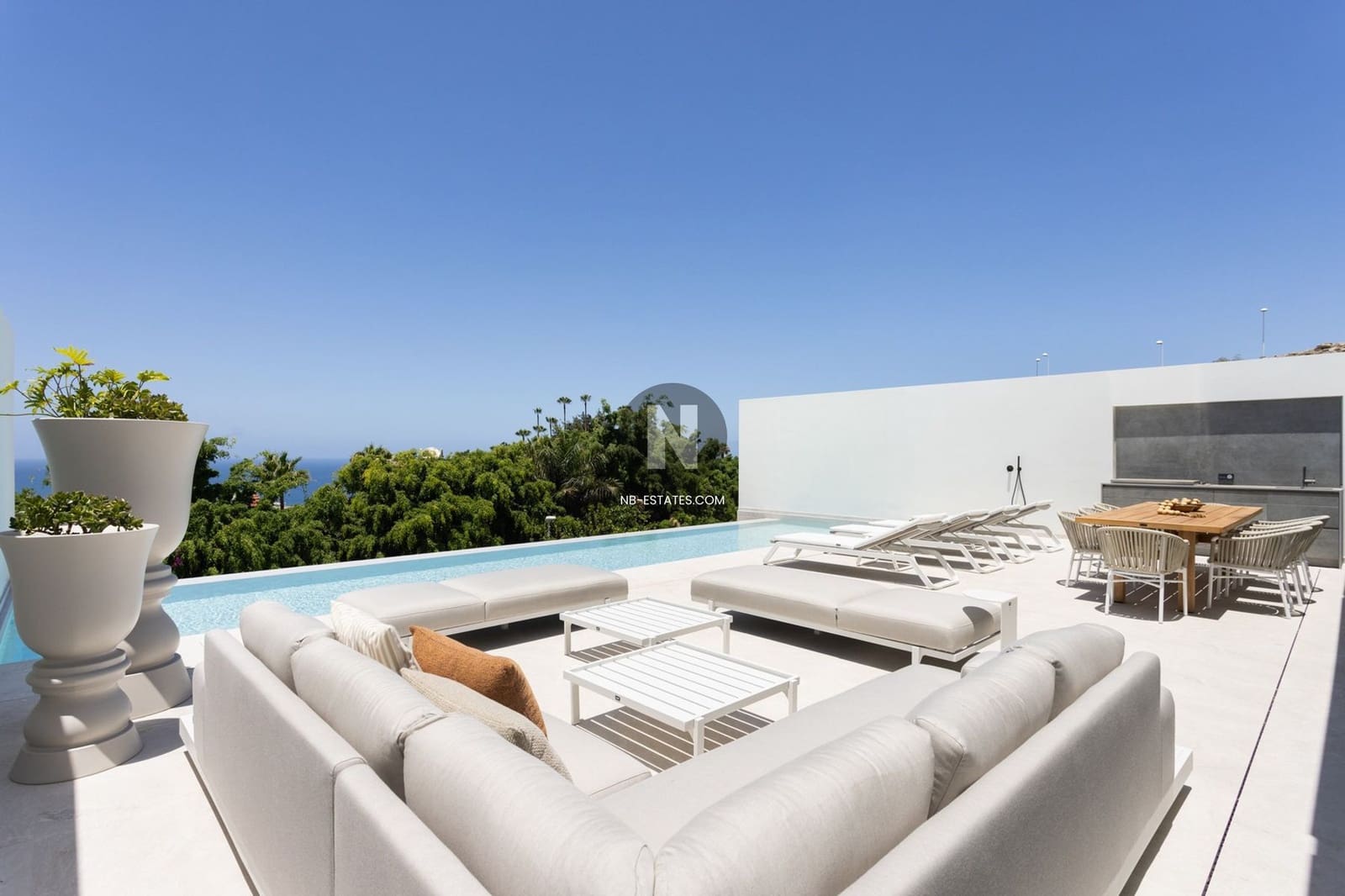 4 bedroom Villa for sale in Costa Adeje with pool - € 4,150,000 (Ref: 7369031)