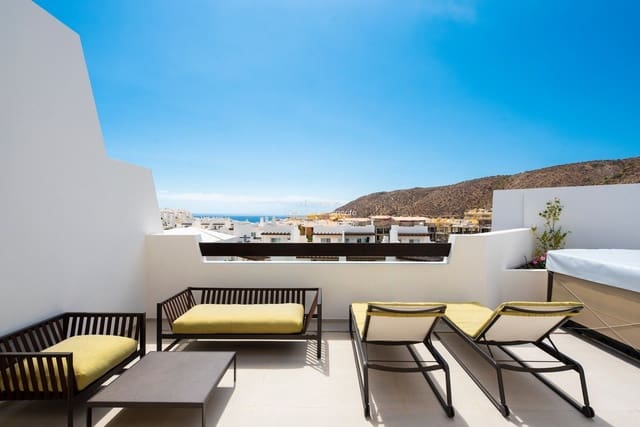 2 soverom Penthouse til salgs i Palm-Mar, Arona med svømmebasseng garasje - € 739 000 (Ref: 7627596)