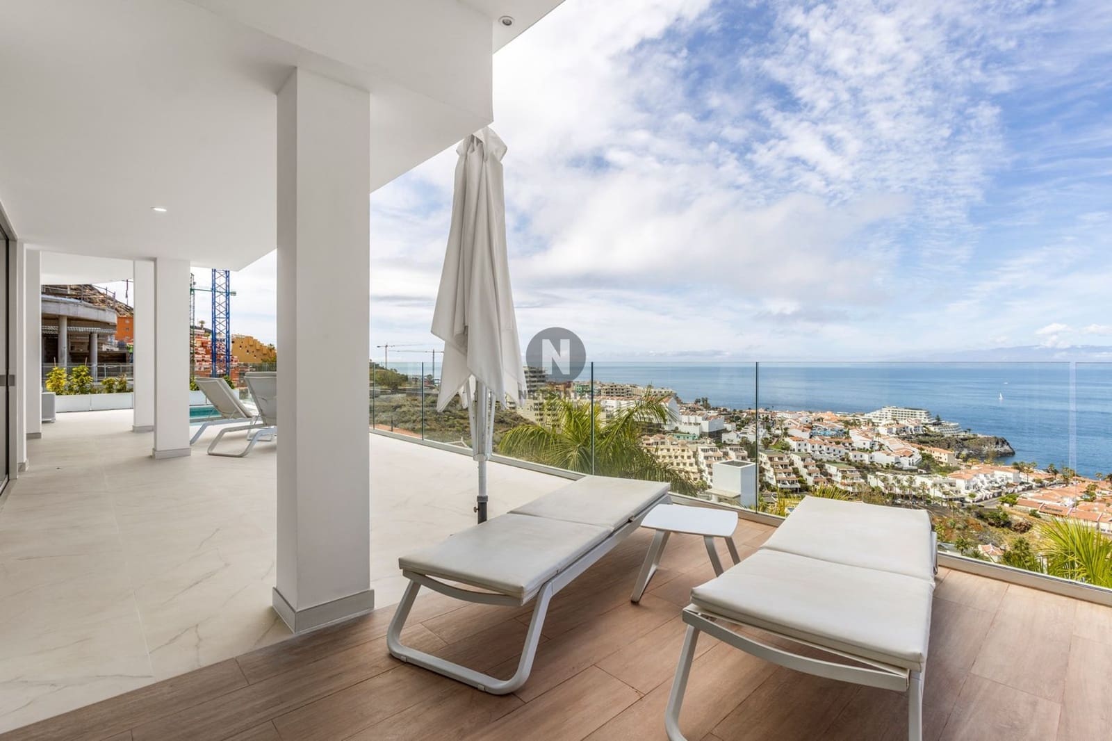 3 chambre Appartement à vendre à Los Gigantes avec piscine garage - 1 325 000 € (Ref: 8003469)