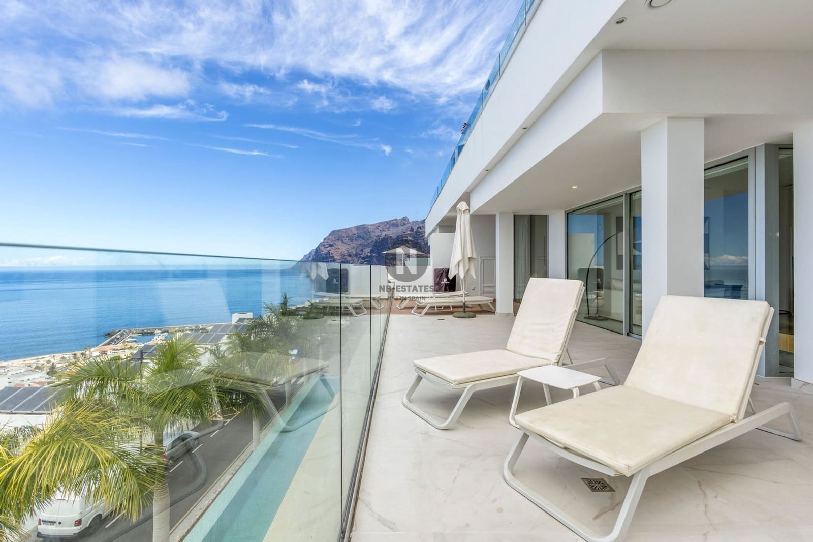 3 chambre Appartement à vendre à Los Gigantes avec piscine garage - 1 325 000 € (Ref: 8003469)