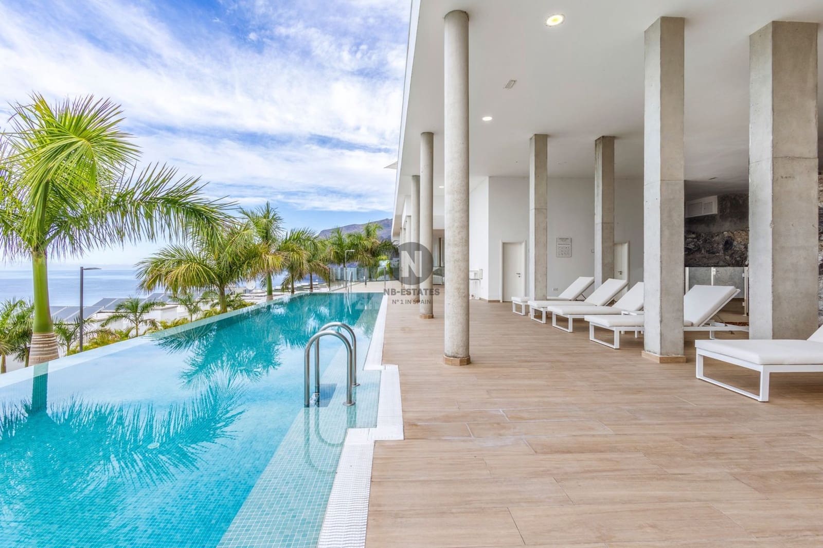 3 chambre Appartement à vendre à Los Gigantes avec piscine garage - 1 325 000 € (Ref: 8003469)