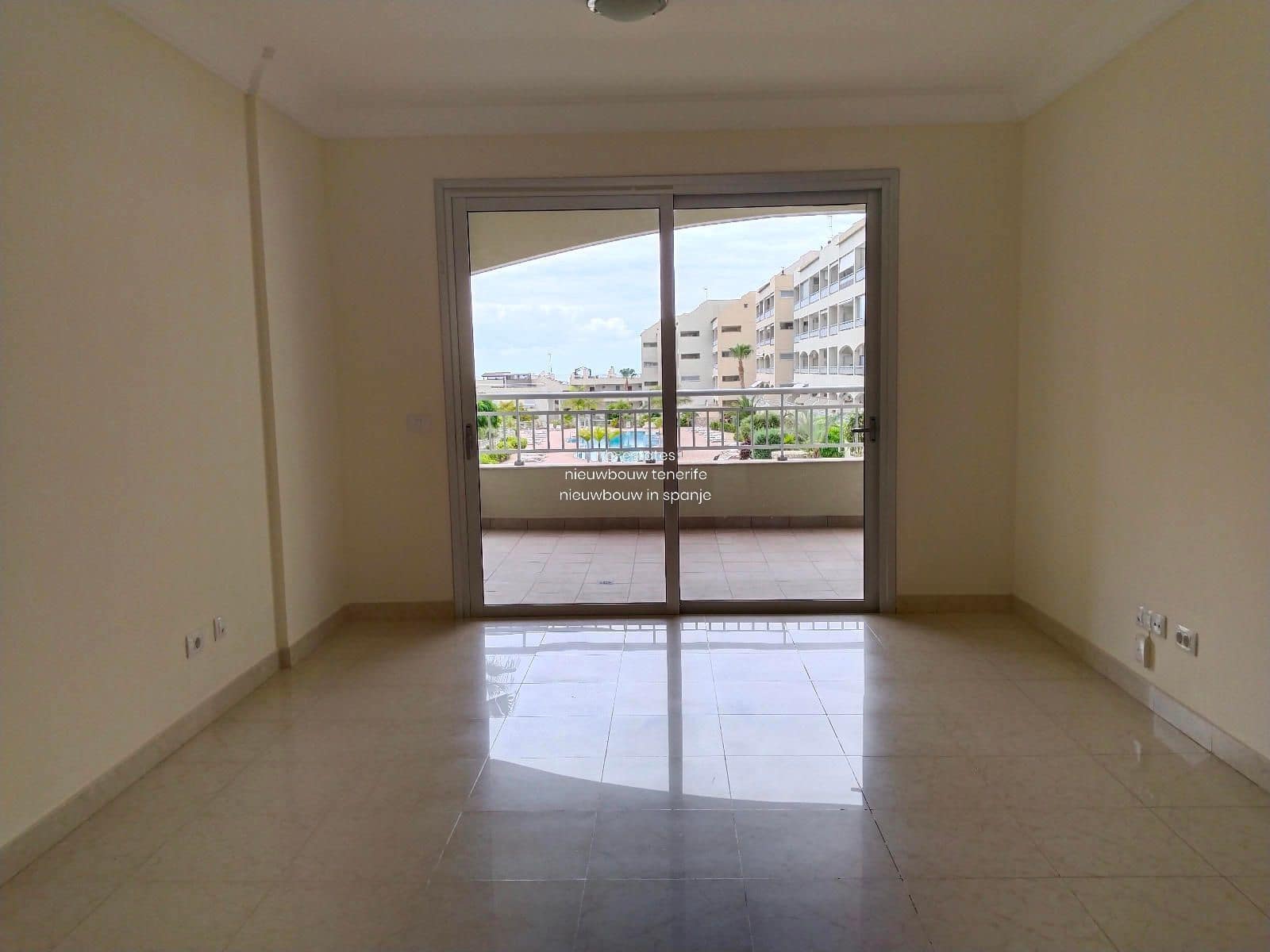 1 bedroom Flat for sale in Palm-Mar with pool - € 291,500 (Ref: 8344186)