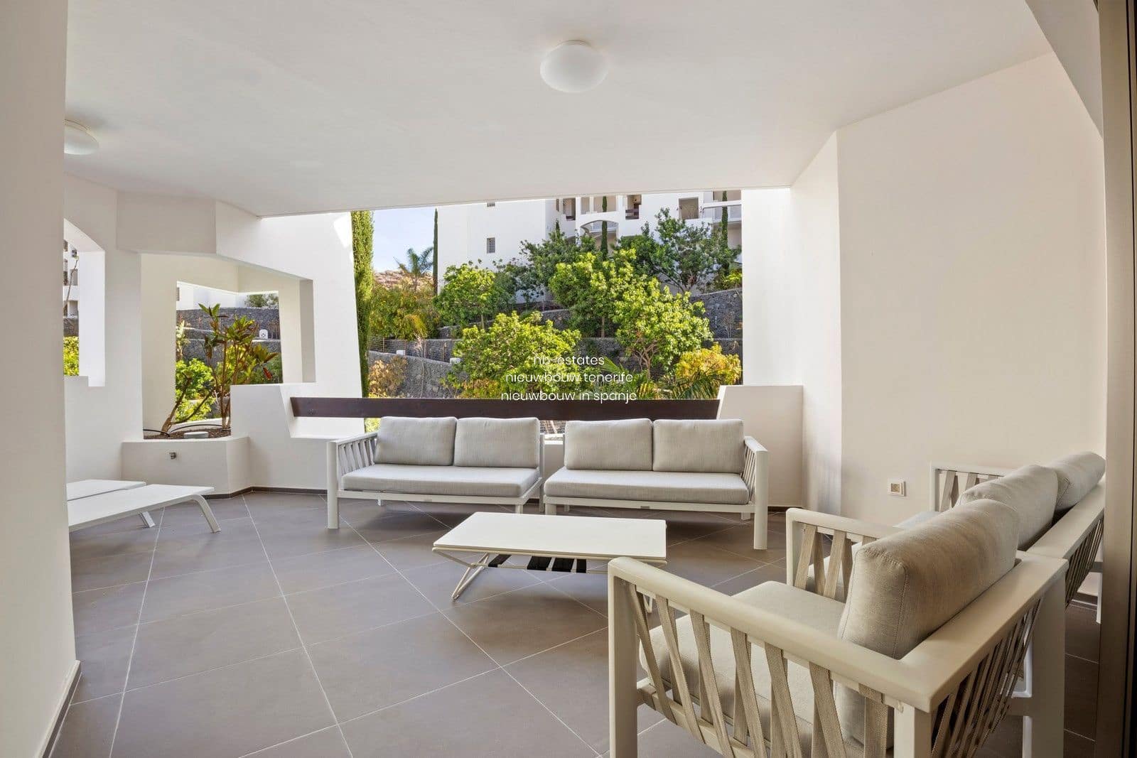 2 bedroom Flat for sale in Palm-Mar with pool garage - € 598,000 (Ref: 8456204)