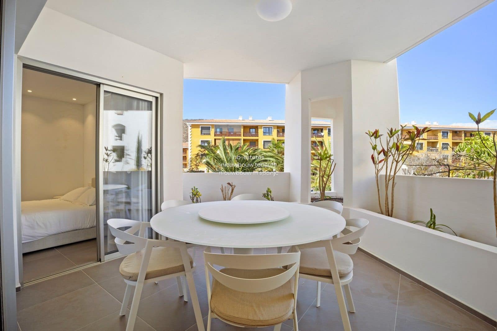 2 bedroom Flat for sale in Palm-Mar with pool garage - € 598,000 (Ref: 8456204)