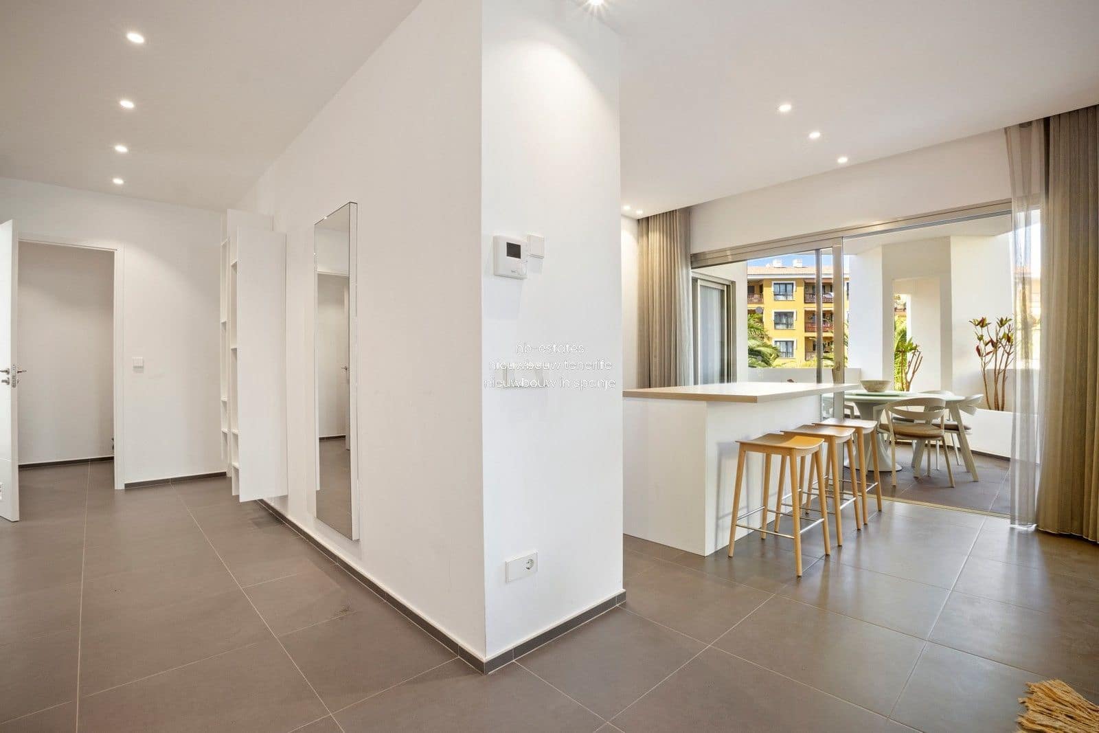 2 bedroom Flat for sale in Palm-Mar with pool garage - € 598,000 (Ref: 8456204)