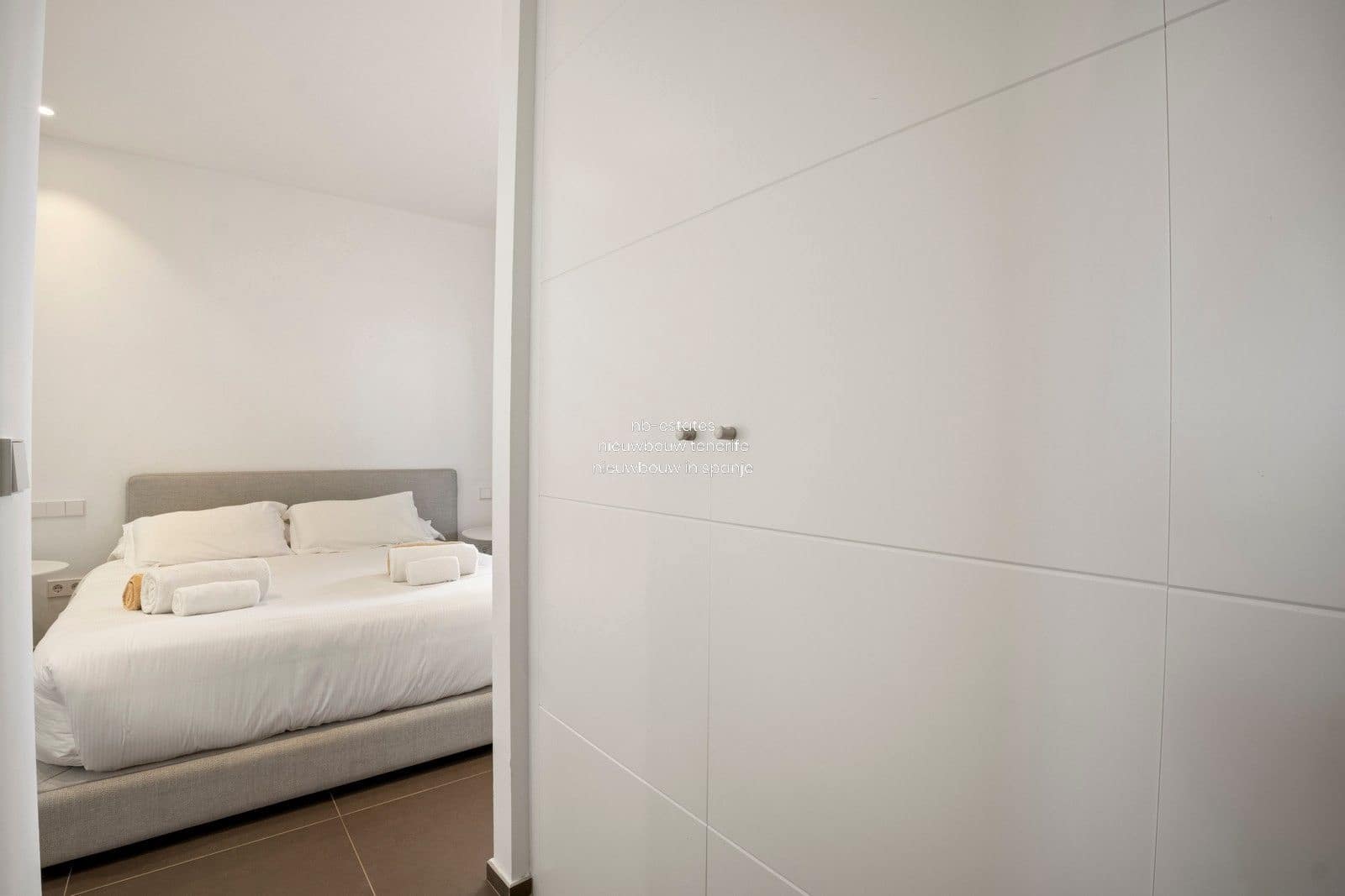 2 bedroom Flat for sale in Palm-Mar with pool garage - € 598,000 (Ref: 8456204)