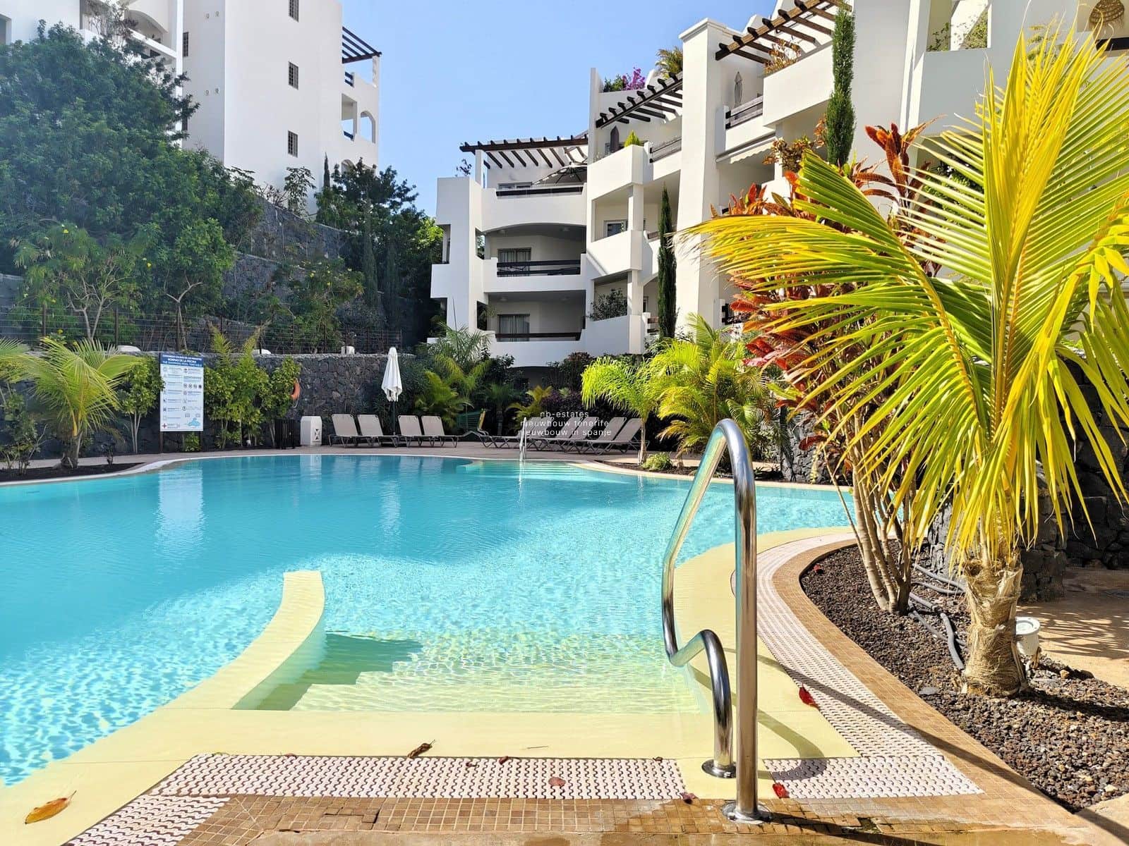 2 bedroom Flat for sale in Palm-Mar with pool garage - € 598,000 (Ref: 8456204)