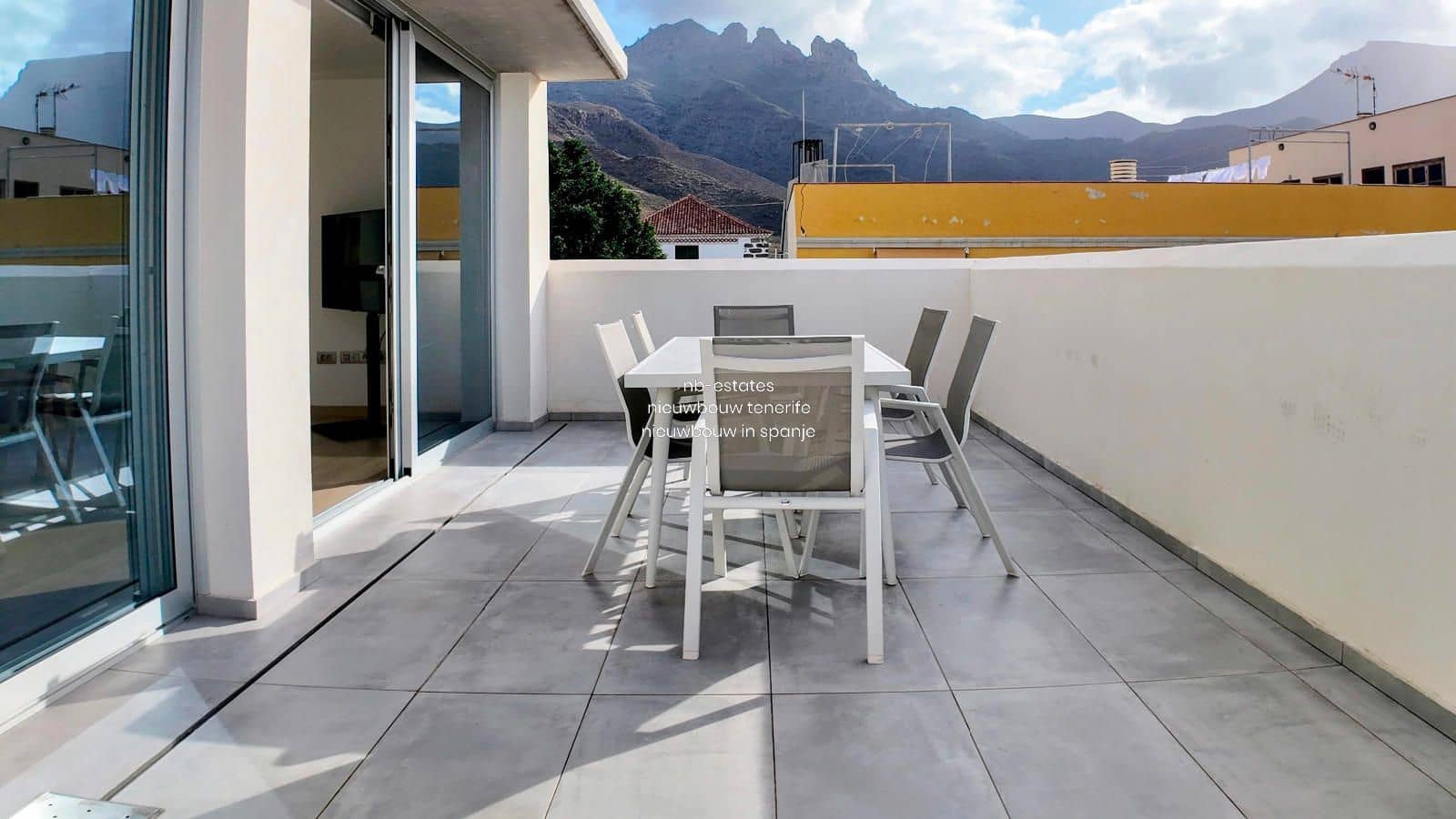 2 soveværelse Penthouse til salg i Adeje med swimmingpool - € 425.000 (Ref: 8686972)