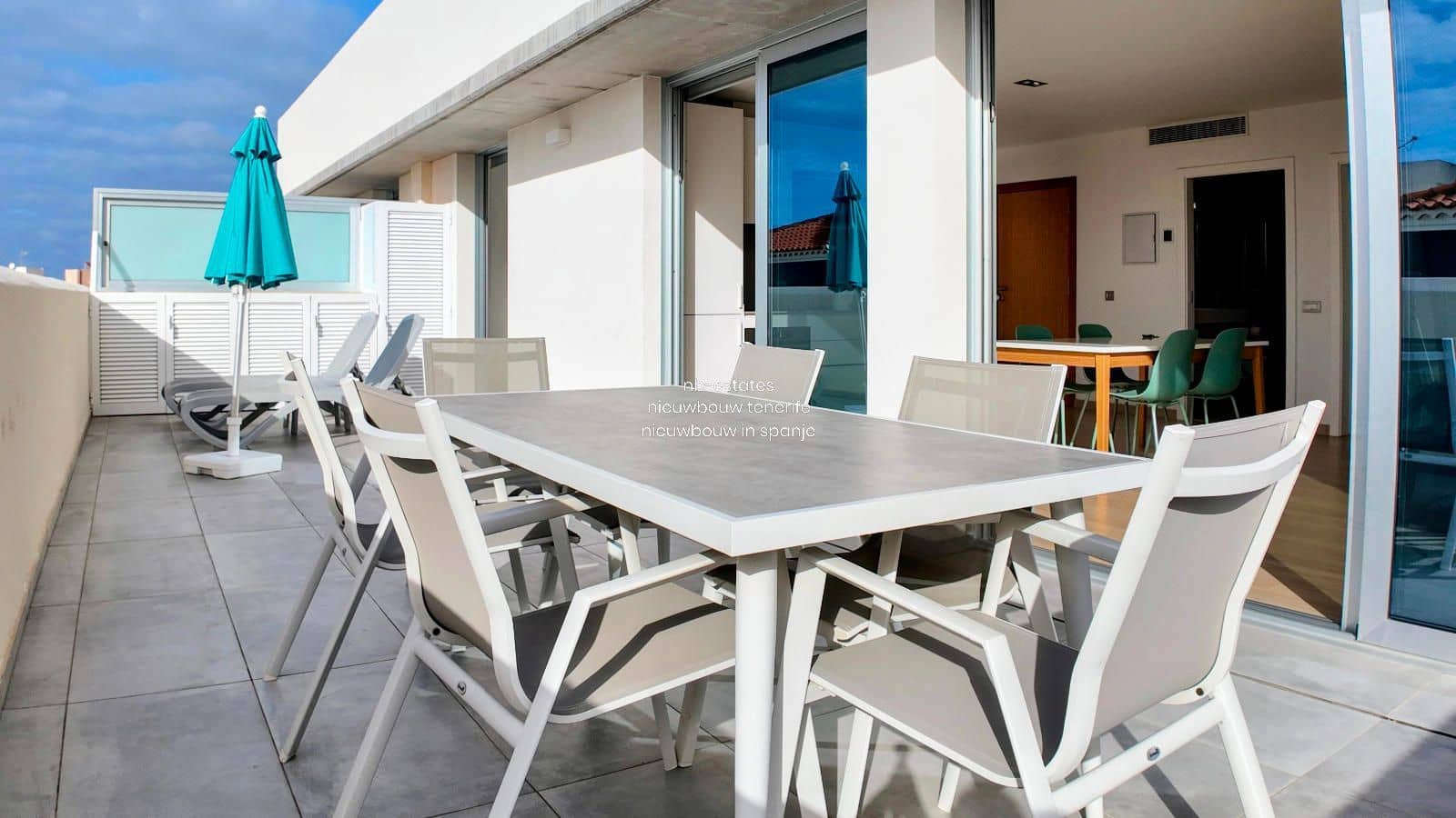 2 soveværelse Penthouse til salg i Adeje med swimmingpool - € 425.000 (Ref: 8686972)