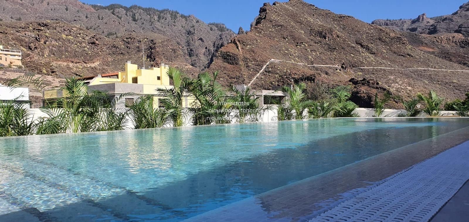 2 soveværelse Penthouse til salg i Adeje med swimmingpool - € 425.000 (Ref: 8686972)