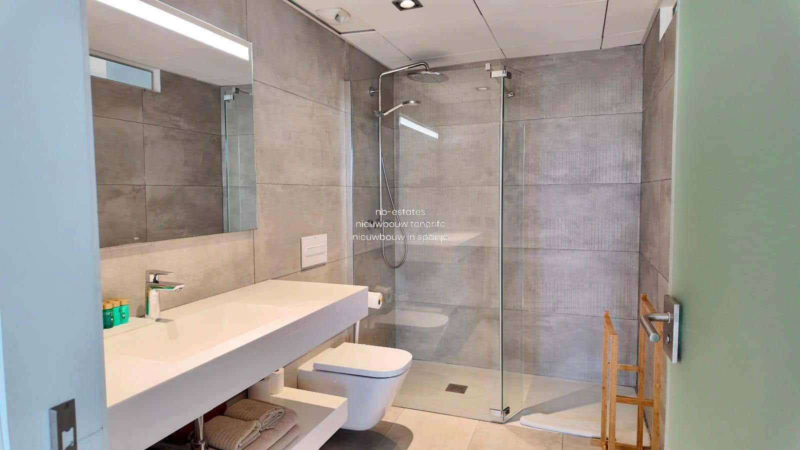 2 soveværelse Penthouse til salg i Adeje med swimmingpool - € 425.000 (Ref: 8686972)